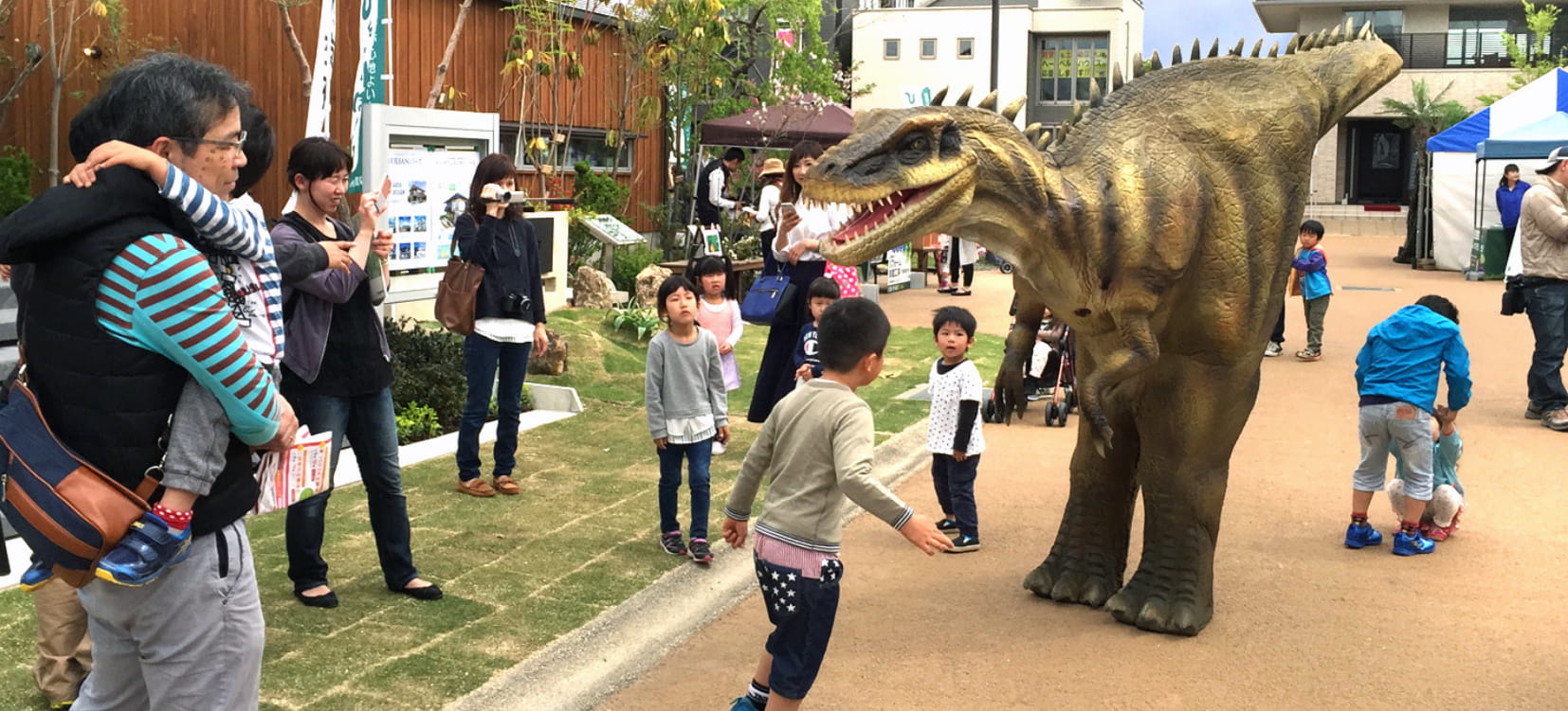 アロサウルスウォーキング